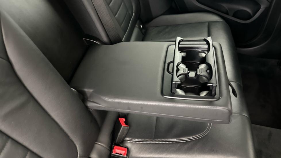 Rear Armrest/ Cup Holder