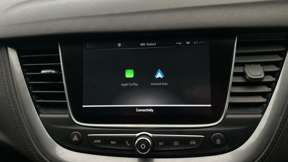 Apple Car Play & Android Auto