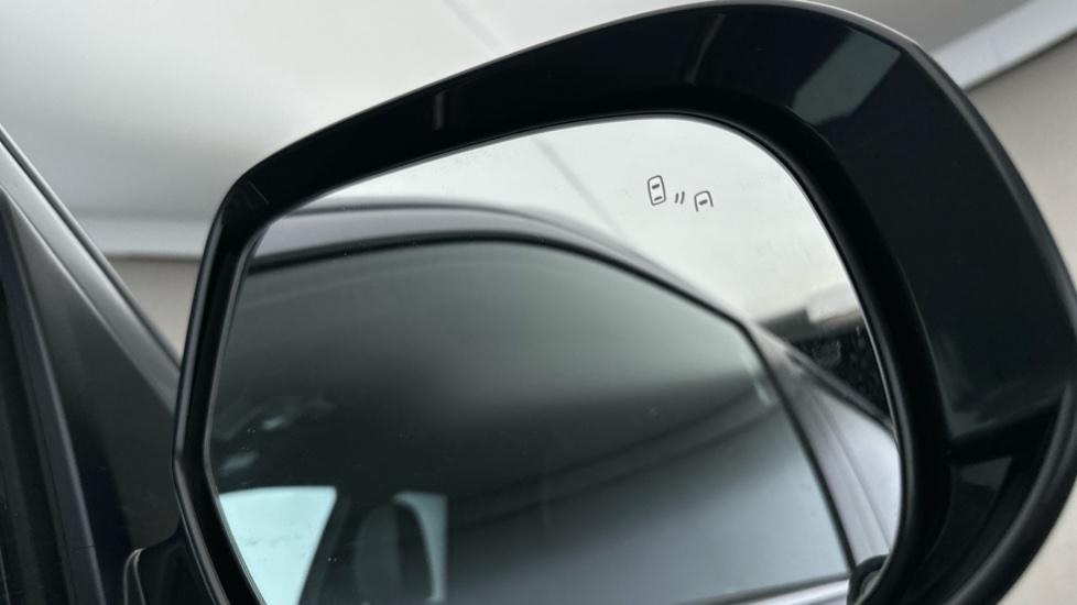  Blind spot monitoring 