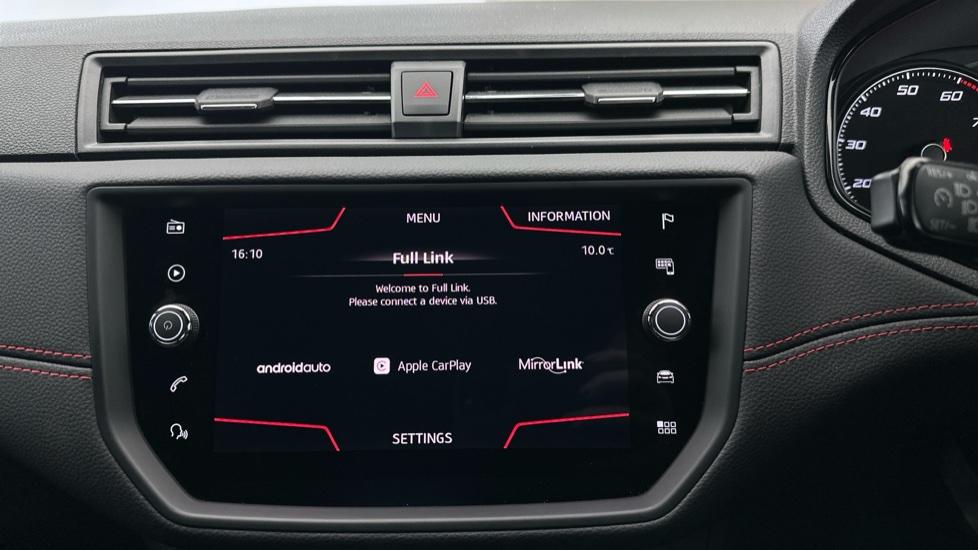 Apple Car Play & Android Auto