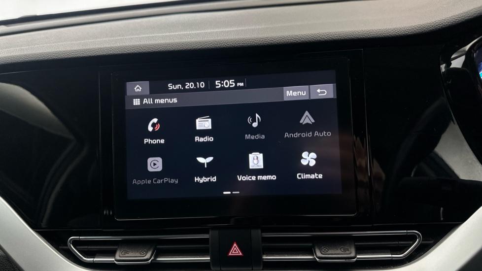 Apple Car Play & Android Auto