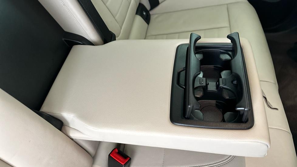 Rear Armrest/ Cup Holder