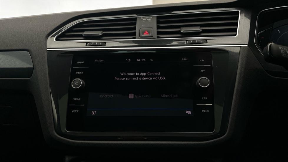 Apple Car Play & Android Auto