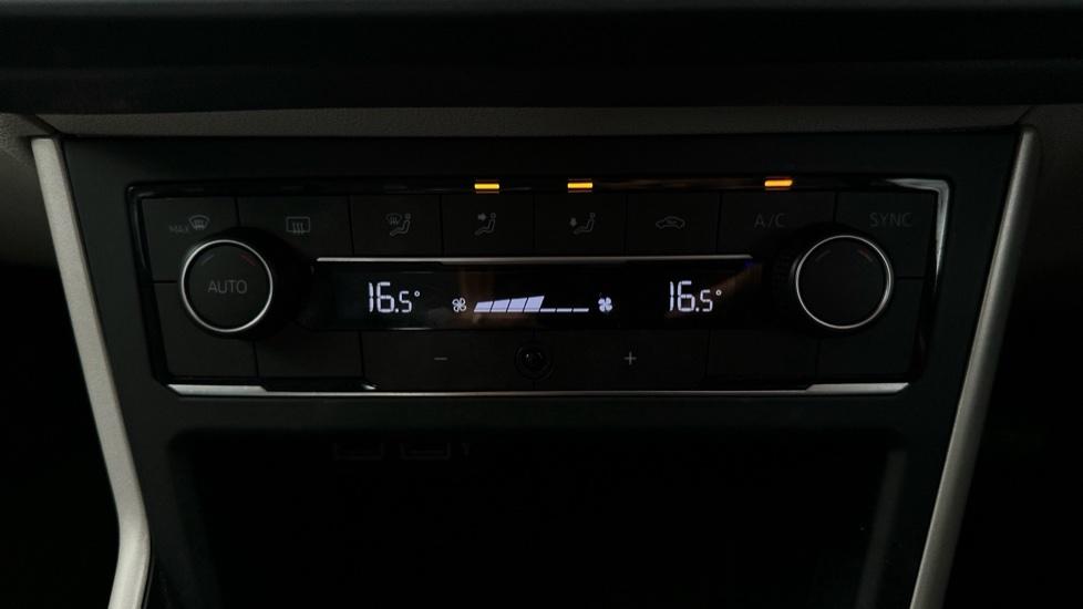 Air Conditioning /Dual Climate Control 