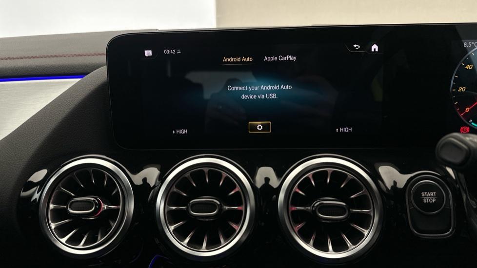 Apple Car Play & Android Auto