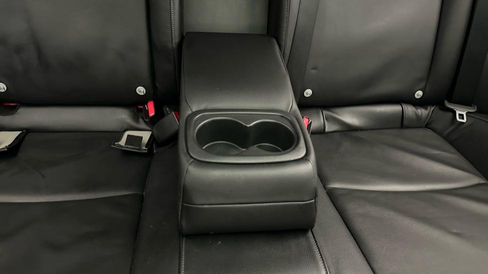 Rear Armrest/ Cup Holder