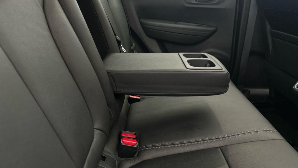 Rear Armrest/ Cup Holder