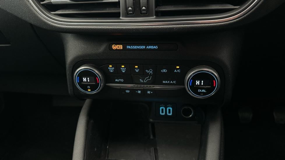 Air Conditioning /Dual Climate Control 