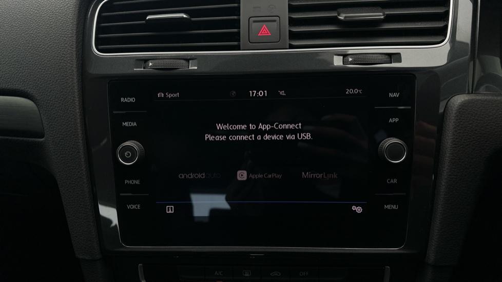 Apple Car Play & Android Auto