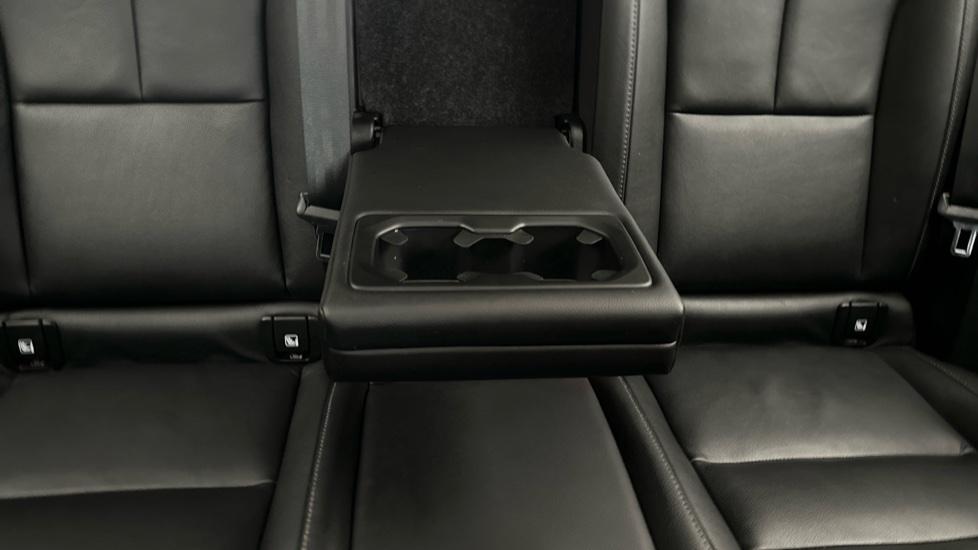 Rear Armrest/ Cup Holder