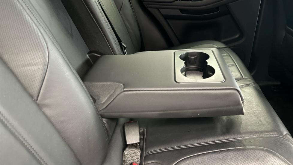 Rear Armrest/ Cup Holder