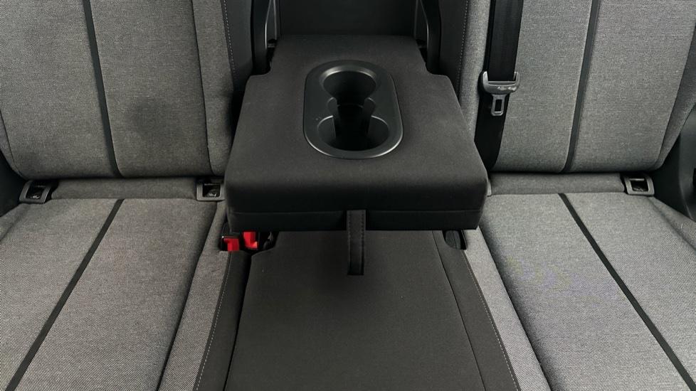 Rear Armrest/ Cup Holder