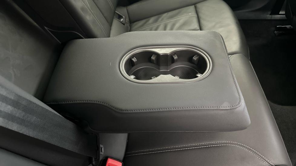 Rear Armrest/ Cup Holder