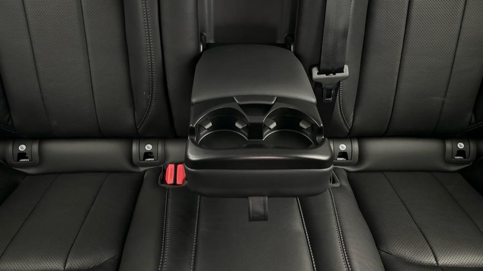 Rear Armrest/ Cup Holder