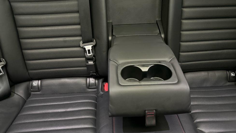 Rear Armrest/ Cup Holder