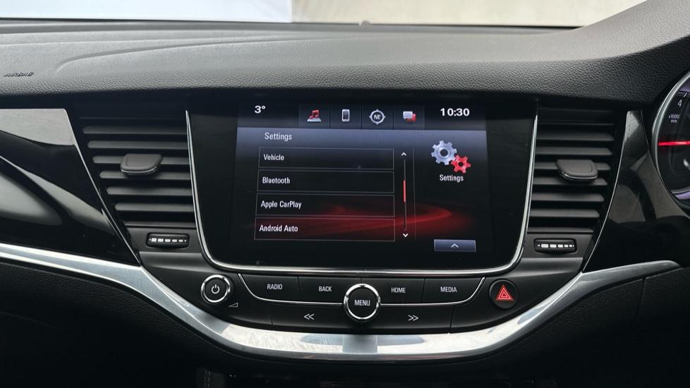 Apple Car Play & Android Auto