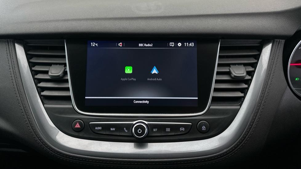 Apple Car Play & Android Auto