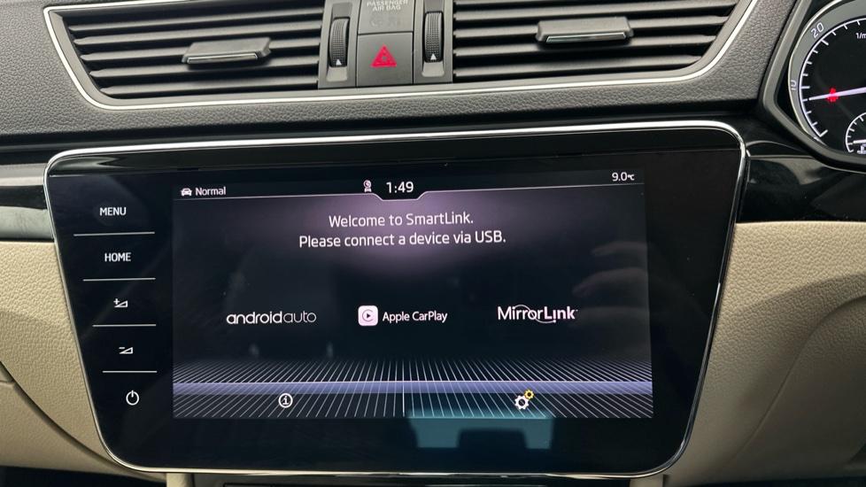 Apple Car Play & Android Auto