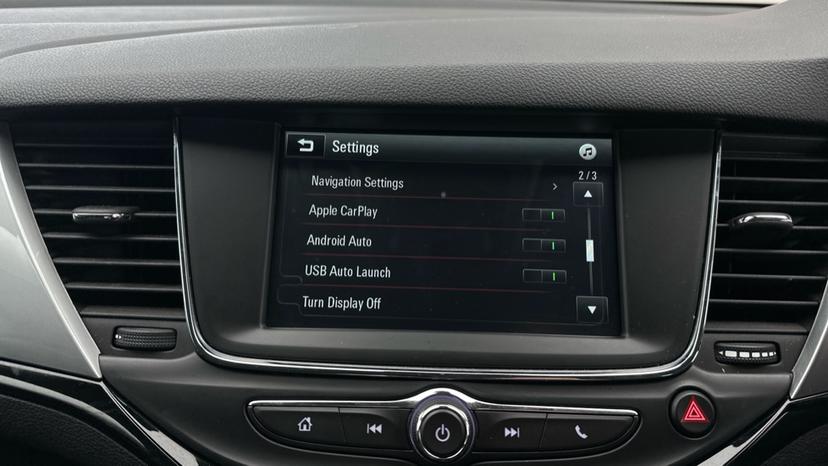 Apple CarPlay / Android Auto 