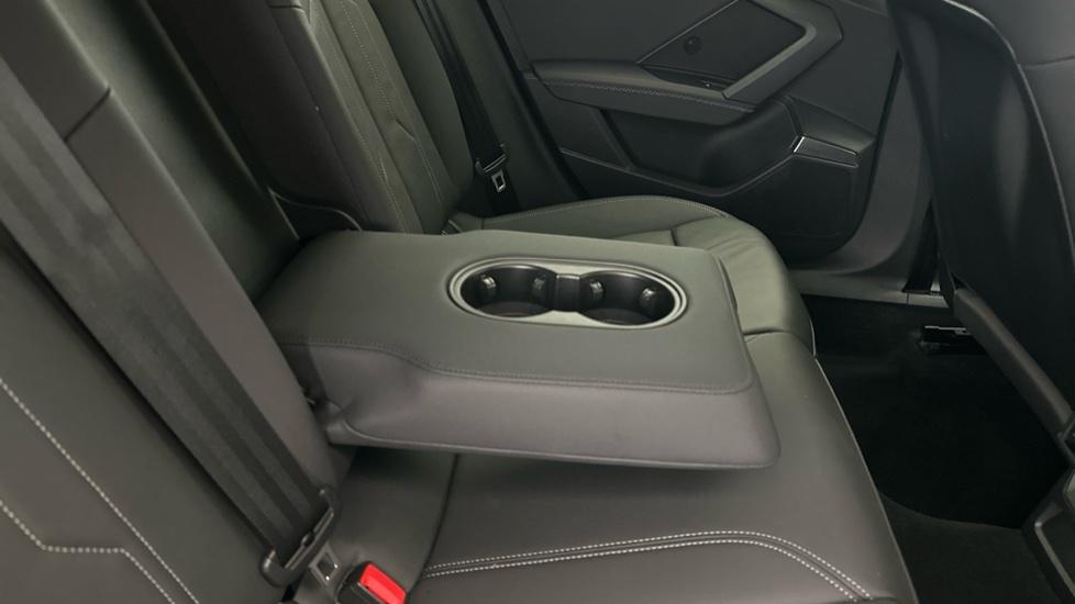 Rear Armrest/ Cup Holder