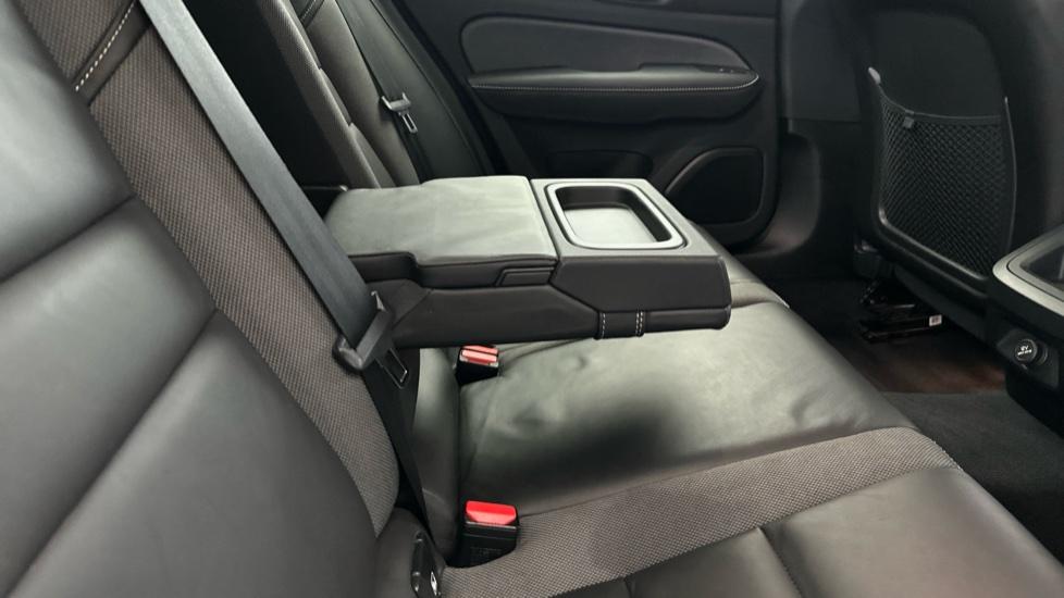 Rear Armrest/ Cup Holder