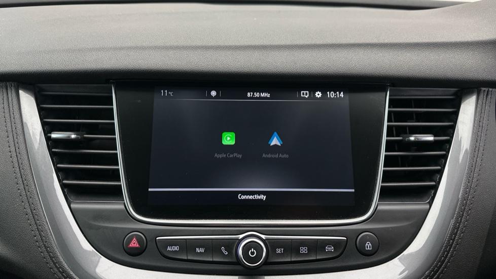 Apple Car Play & Android Auto