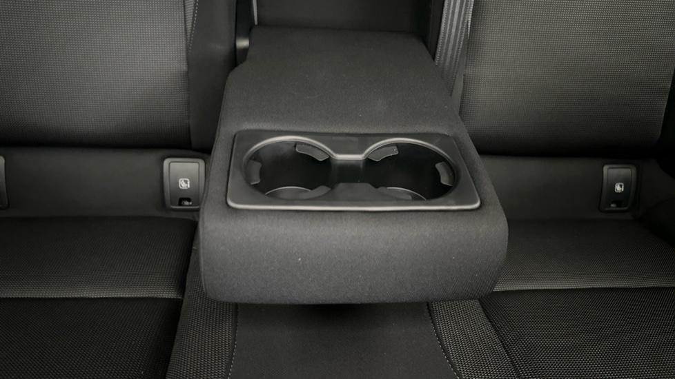 Rear Armrest/ Cup Holder