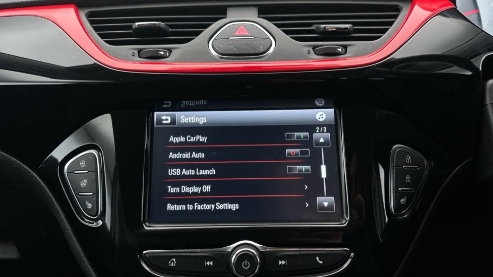 Apple Car Play & Android Auto