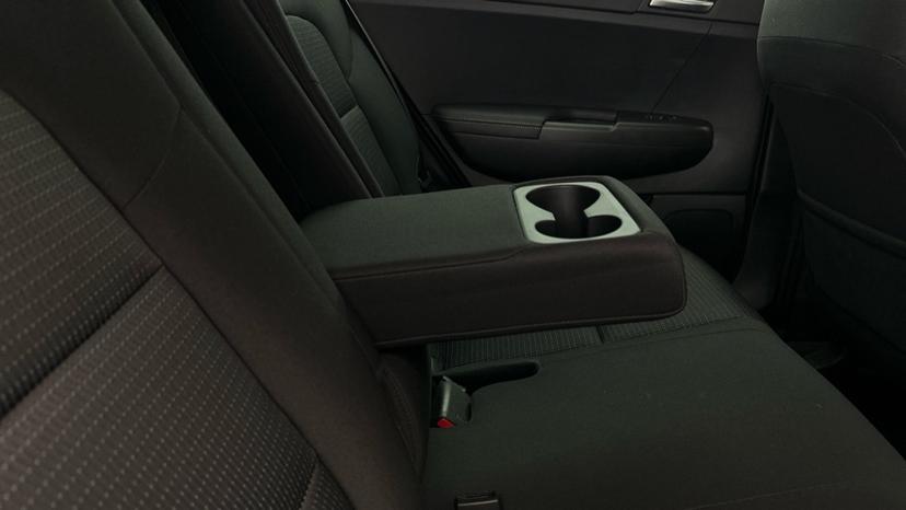 Rear Armrest/ Cup Holder