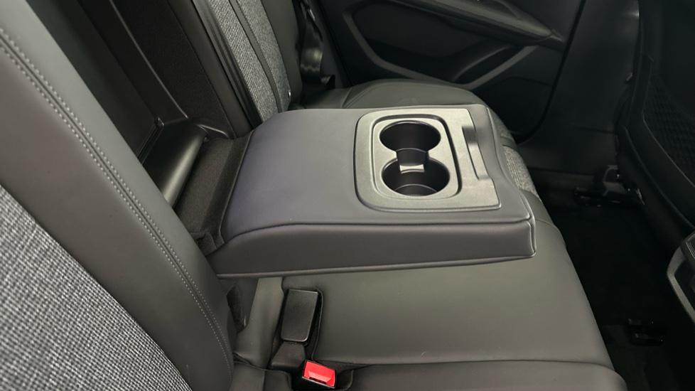 Rear Armrest/ Cup Holder