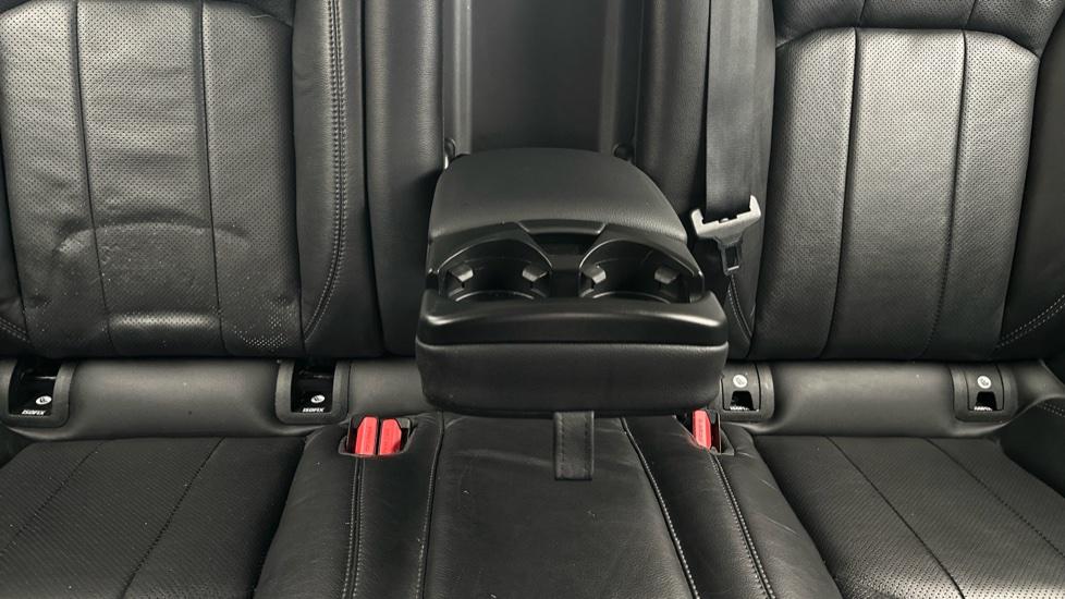 Rear Armrest/ Cup Holder