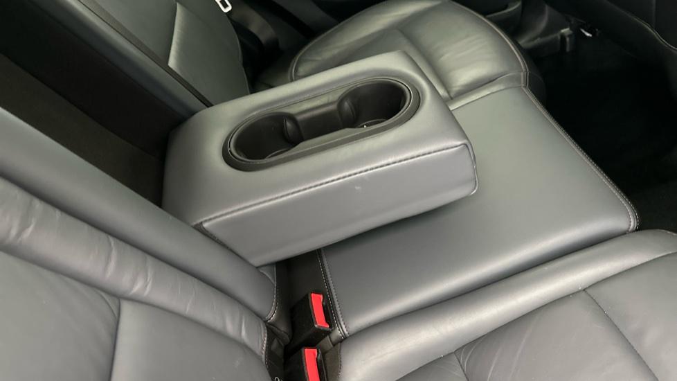 Rear Armrest/ Cup Holder