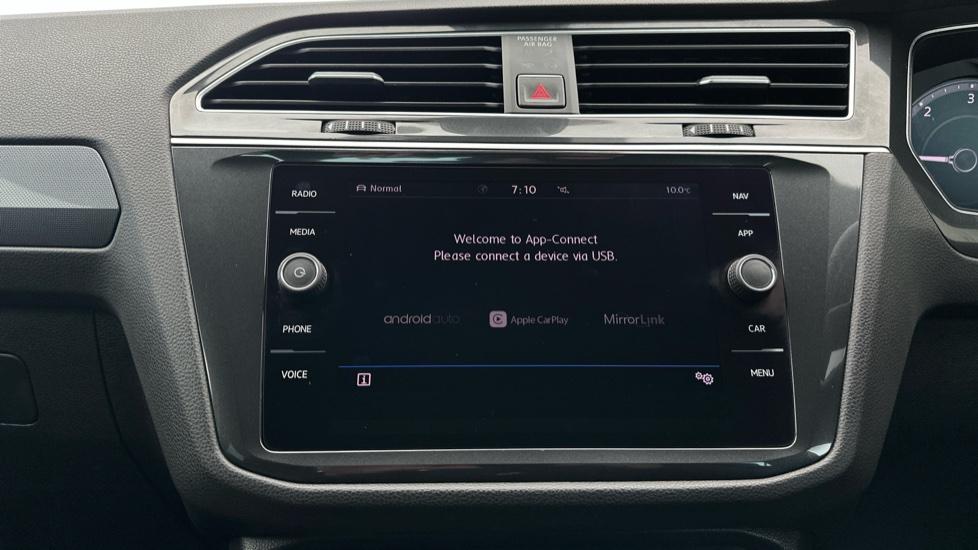 Apple Car Play & Android Auto