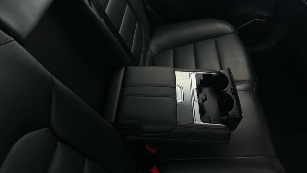 Rear Armrest/ Cup Holder