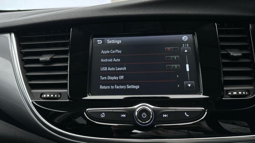 Apple Car Play & Android Auto