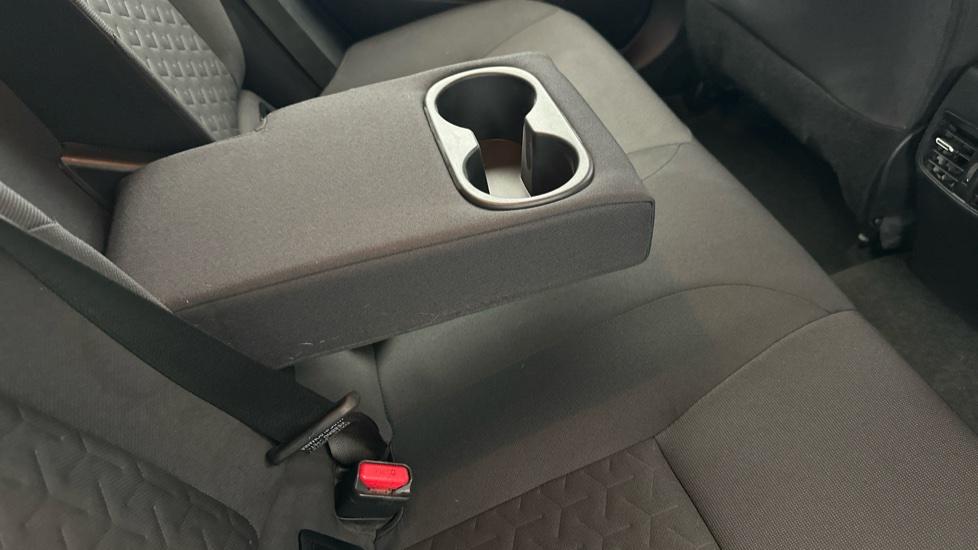 Rear Armrest/ Cup Holder