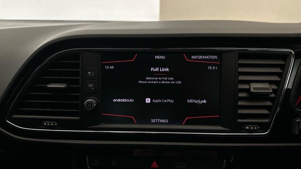 Apple Car Play & Android Auto