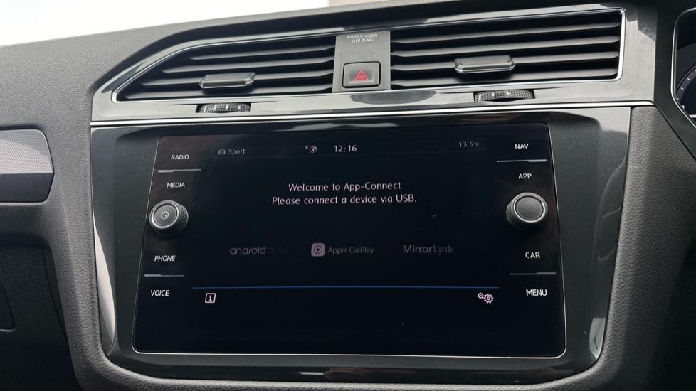 Apple Car Play & Android Auto