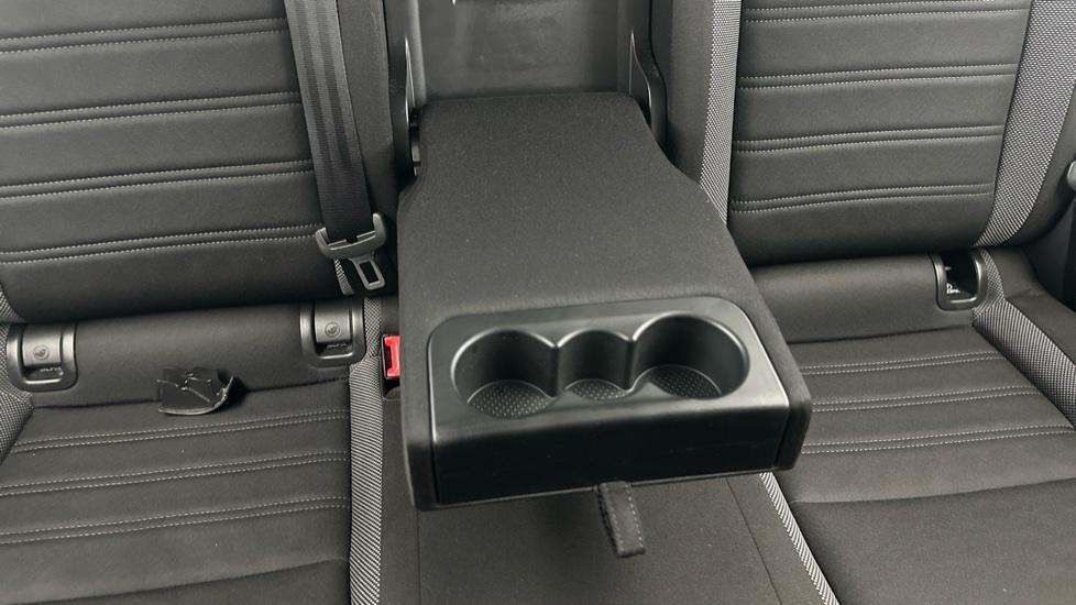 Rear Armrest/ Cup Holder