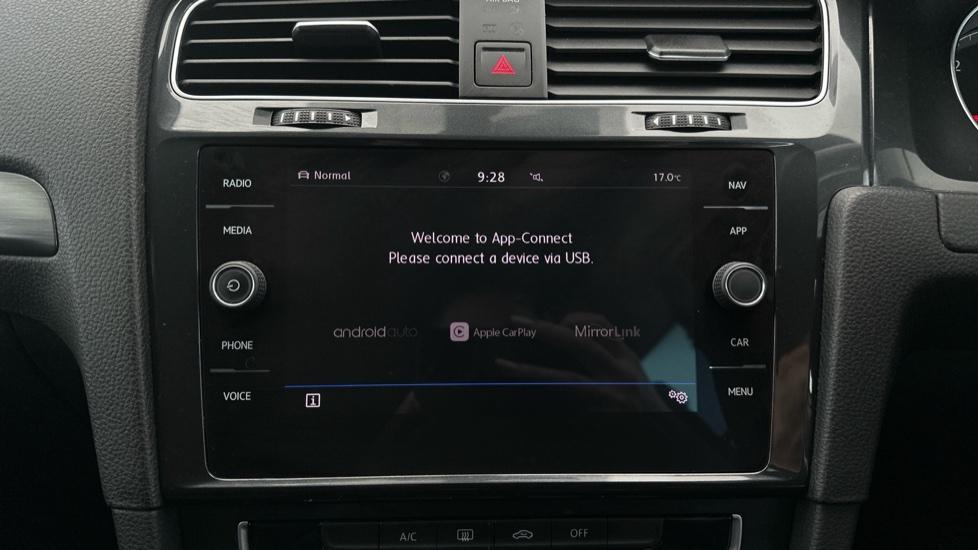 Apple Car Play & Android Auto