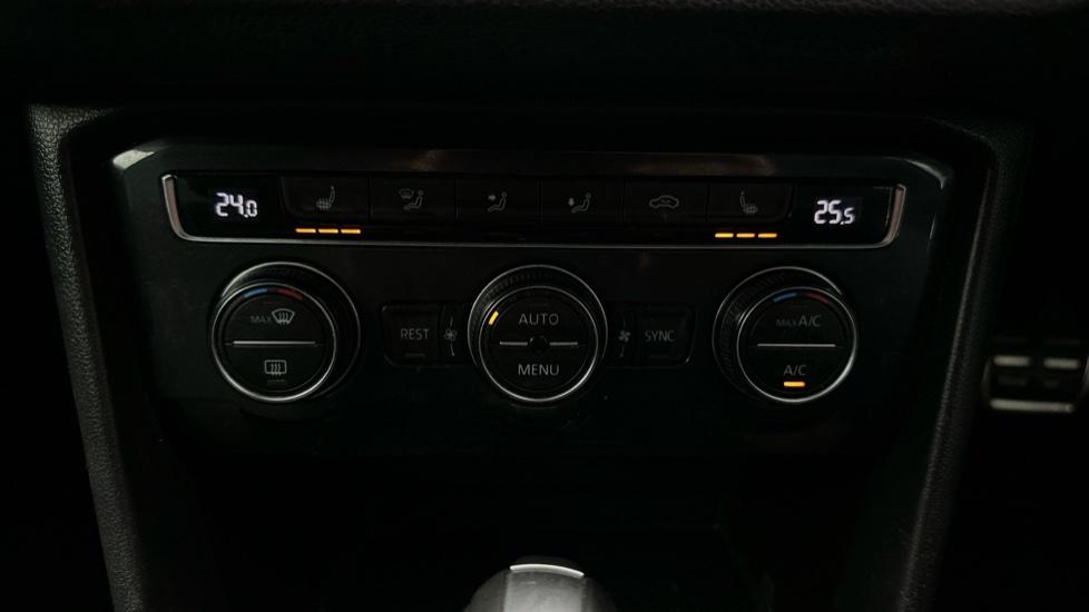 Air Conditioning /Dual Climate Control /Heated Seats 