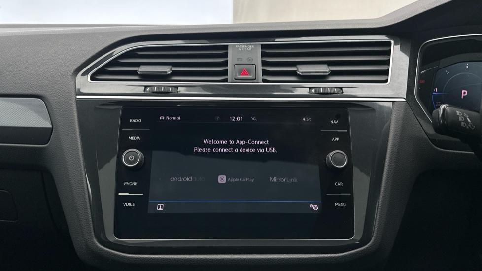 Apple Car Play & Android Auto