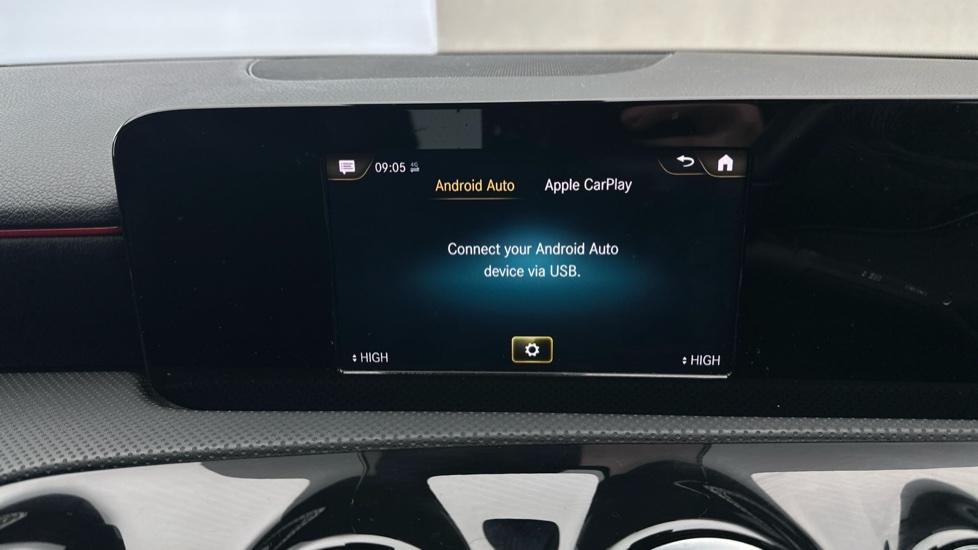 Apple Car Play & Android Auto