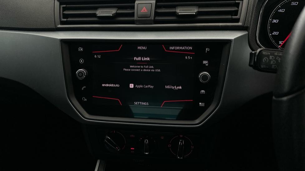 Apple Car Play & Android Auto