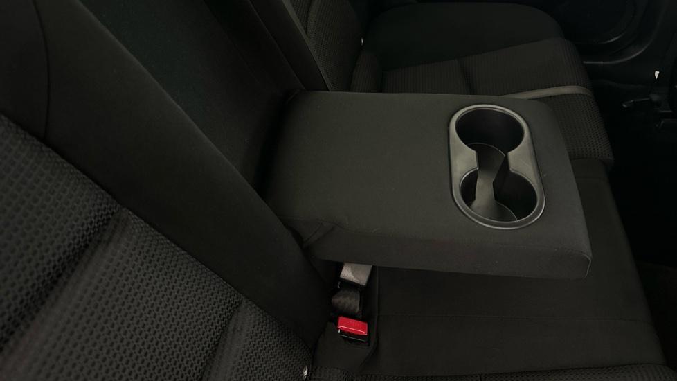 Rear Armrest/ Cup Holder