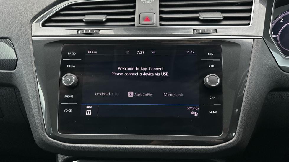 Apple Car Play & Android Auto