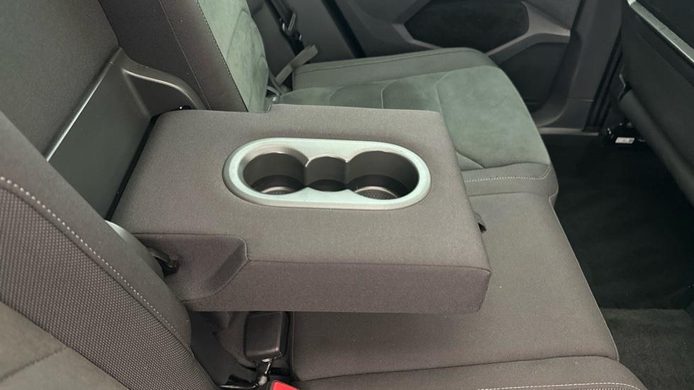 Rear Armrest/ Cup Holder