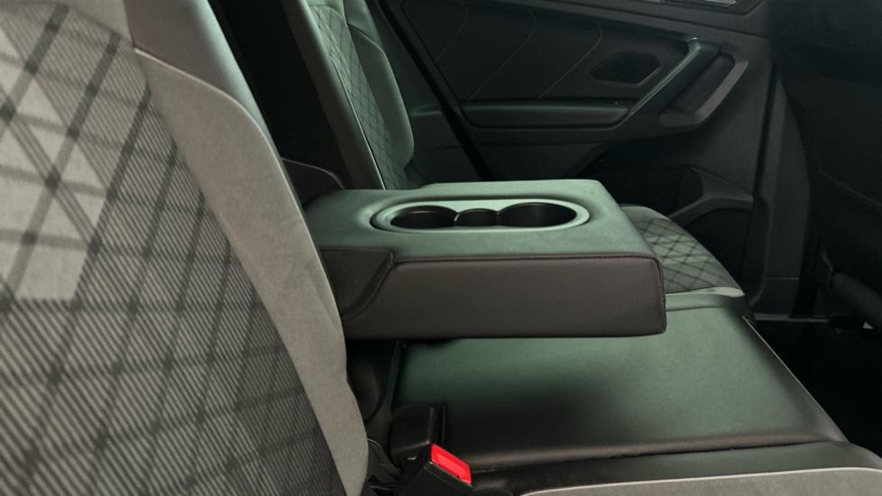 Rear Armrest/ Cup Holder