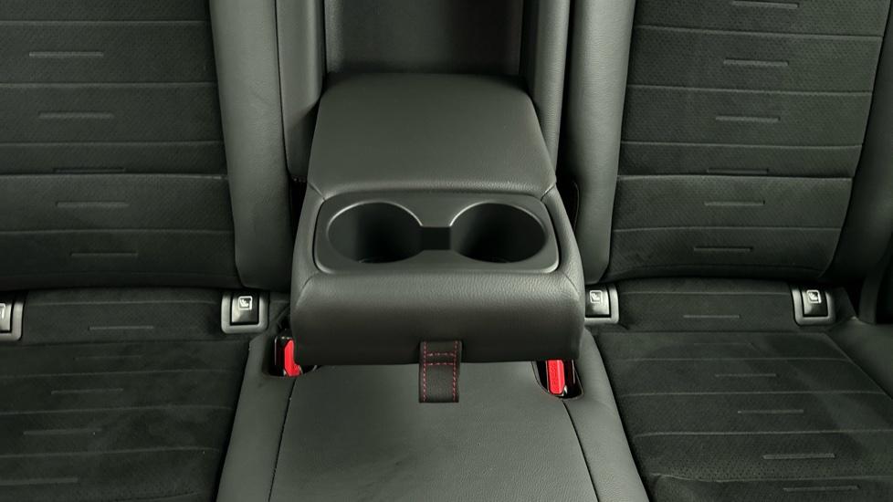 Rear Armrest/ Cup Holder