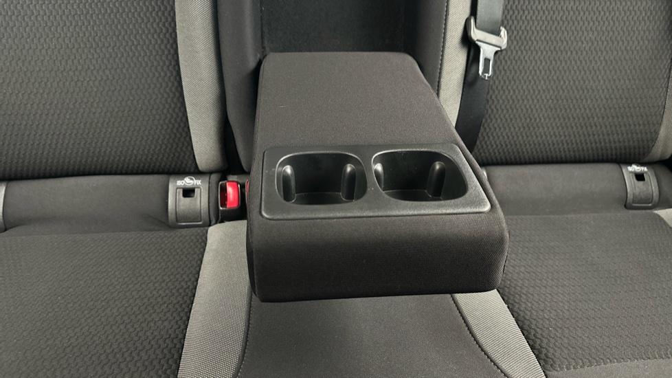 Rear Armrest/ Cup Holder